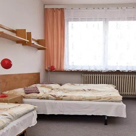 Hotell Domov Mladeze A Skolni Jidelna Karlovy Vary
